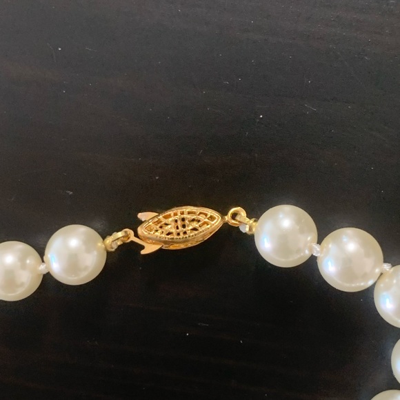 MENORCA hand tied vintage Pearls 29” - Picture 3 of 3